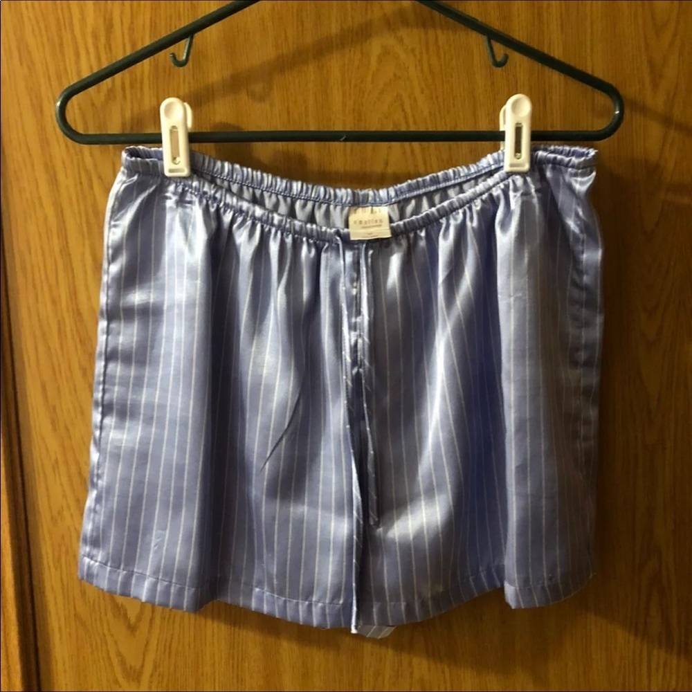 Gilligan O Malley Pajama Size M Short Set
100%‎ Polyester Top-Shorts